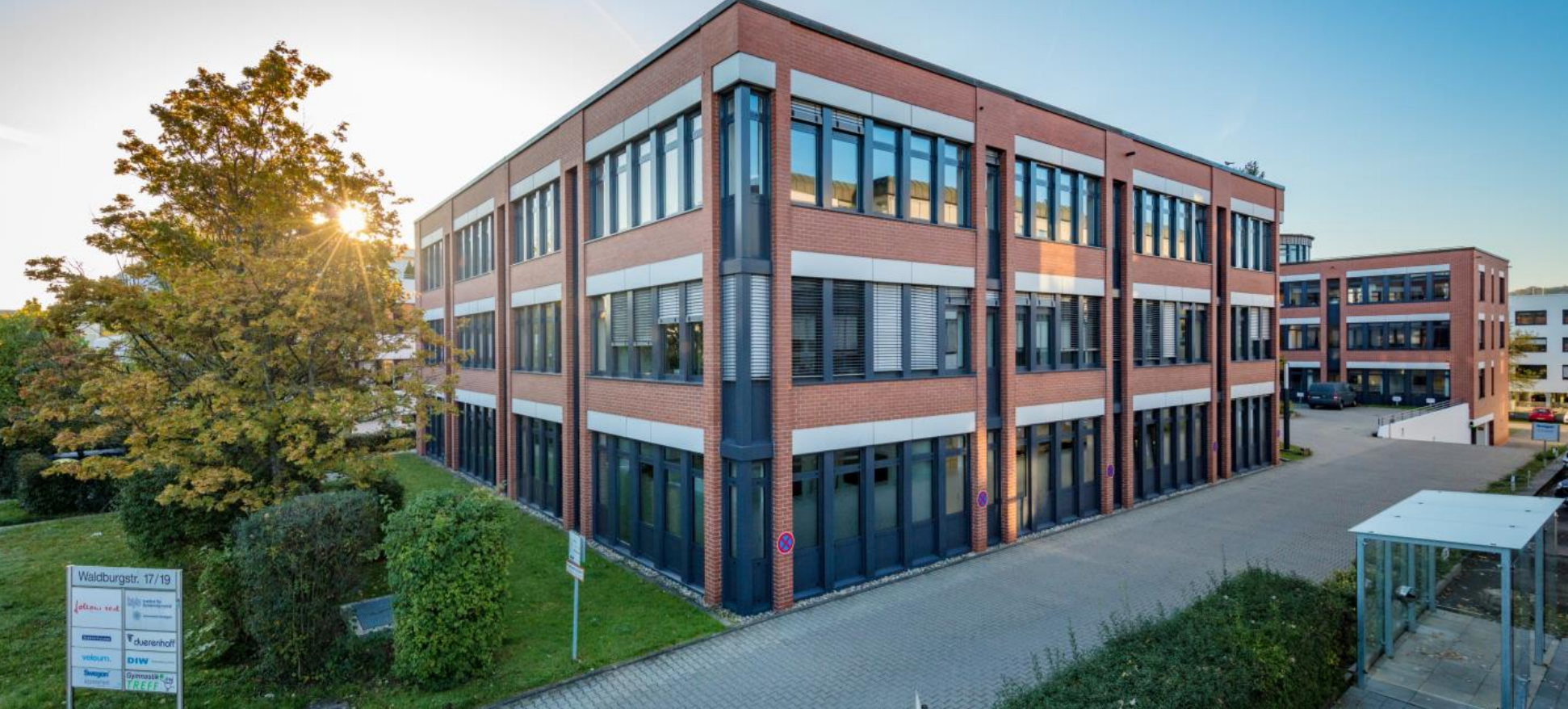 Adsorptionsfassade: RL‑Betriebsstrategie, Institut für Systemdynamik / Bachelorarbeit